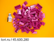 RUSSIAN, MART 16, 2019. Constructor Lego Classic. Small details in bulk. Редакционное фото, фотограф Андрей Аркуша / Фотобанк Лори