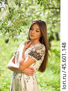 Lovely girl in a summer dress. Стоковое фото, фотограф Дмитрий Киселёв / Фотобанк Лори