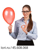 Girl with inflated balloon shows that all okay. Стоковое фото, фотограф Дмитрий Киселёв / Фотобанк Лори