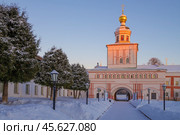 Январский вечер в старинном Иверском Валдайском монастыре. Новгородская область (2024 год). Стоковое фото, фотограф Виктор Карасев / Фотобанк Лори