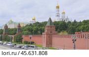Вид Кремлёвской  стены со стороны набережной, 2024 год. Стоковое видео, видеограф Сергей Олегович Антонов / Фотобанк Лори