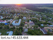 Школа и унинский ЦДК (Кировская область) - съемка с дрона (2024 год). Стоковое фото, фотограф Владислав Самошкин / Фотобанк Лори