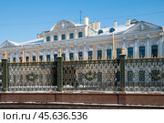 Санкт-Петербург. Вид со льда Фонтанки на Шереметевский дворец (2012 год). Стоковое фото, фотограф Александр Алексеев / Фотобанк Лори