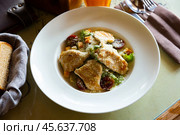 Cesar salad with chicken, lettuce and cheese parmesan. Стоковое фото, фотограф Яков Филимонов / Фотобанк Лори