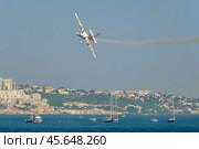 Stunt aerobatic plane performing stunts in air (2023 год). Редакционное фото, фотограф Дмитрий Рухленко / Фотобанк Лори