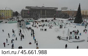 Новогодняя Театральная площадь в городе Кирове - съемка с дрона в 2018 году. Редакционное видео, видеограф Владислав Самошкин / Фотобанк Лори