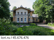 Дом И. А. Милютина. Череповец. Вологодская область (2024 год). Редакционное фото, фотограф Сергей Афанасьев / Фотобанк Лори