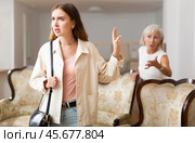 Woman after discord with her mother. Стоковое фото, фотограф Яков Филимонов / Фотобанк Лори