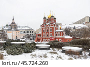 Moscow, Russia - December 13, 2020: Zaryadye landscape park in the center of Moscow. Редакционное фото, фотограф Ольга Сейфутдинова / Фотобанк Лори