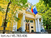 Посольство Бельгии. Резиденция. Бывшая городская усадьба В. Н. Грибова. Хлебный переулок, 15. Москва. Россия (2024 год). Редакционное фото, фотограф E. O. / Фотобанк Лори