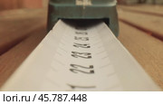 Roll of measuring tape in motion macro. Стоковое видео, видеограф Андрей Армягов / Фотобанк Лори