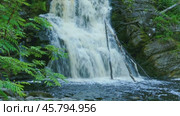 Yukankoski waterfall in Karelia. Стоковое видео, видеограф Михаил Коханчиков / Фотобанк Лори