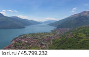 Aerial landscape on Como lake in Italy (2017 год). Стоковое видео, видеограф Михаил Коханчиков / Фотобанк Лори