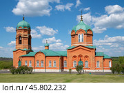 Церковь Рождества Пресвятой Богородицы солнечным майским днем. Музейно-мемориальный комплекс  Куликовской битвы. Монастырщино, Тульская область (2024 год). Редакционное фото, фотограф Виктор Карасев / Фотобанк Лори