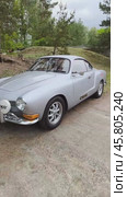 The sports car Volkswagen Karmann Ghia. Редакционное видео, видеограф Sergey Kohl / Фотобанк Лори