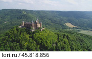 Hohenzollern Castle, Germany. Aerial FPV drone flights. (2018 год). Стоковое видео, видеограф Андрей Армягов / Фотобанк Лори