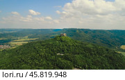 Hohenzollern Castle, Germany. Aerial FPV drone flights. (2018 год). Стоковое видео, видеограф Андрей Армягов / Фотобанк Лори