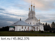 View of the Odigitrievsky Church on the territory of the Vyazma Ioanno-Predtechensky Monastery on a sunny day with clouds, Vyazma, Smolensk region, Russia. Стоковое фото, фотограф Ula Ulachka / Фотобанк Лори