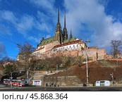 Собор Петра и Павла в Брно, Чехия (2016 год). Редакционное фото, фотограф Михаил Марковский / Фотобанк Лори