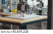 Modern 3d printer creating white plastic object layer by layer. Стоковое AI-видео, аниматор Юрий Поздников / Фотобанк Лори