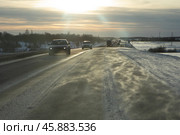 Трасса М3 в метель. Редакционное фото, фотограф Дмитрий Неумоин / Фотобанк Лори