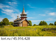 Часовня Петра и Павла в деревне Насоновщина (Волкостров). Карелия. Летний солнечный день. Редакционное фото, фотограф Сергей Цепек / Фотобанк Лори