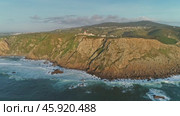 Aerial view of lighthouse at Cape Roca in Portugal (2019 год). Стоковое видео, видеограф Михаил Коханчиков / Фотобанк Лори