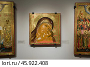 Невьянская икона, невьянская школа иконописи. экспозиция Екатеринбургского музея изобразительных искусств. Nevyanskaya icon, Nevyanskaya school of icon painting. the exposition of the Yekaterinburg Museum of Fine Arts (2011 год). Редакционное фото, фотограф Юрий Карачев / Фотобанк Лори