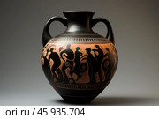Ancient greek amphora depicting lively dionysian procession. Стоковое AI-изображение, AI-художник Иван Рябоконь / Фотобанк Лори