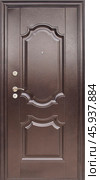 Model of entrance metal door isolated on white background. Стоковое фото, фотограф Елена  Попкова / Фотобанк Лори