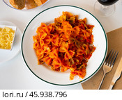 Lazos con tomate, spanish pasta in tomato sauce. Стоковое фото, фотограф Яков Филимонов / Фотобанк Лори
