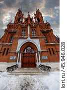 Польский костел (Римско-католический приход Пресвятого Сердца Иисуса), 1906 год. Архитектор: Фома Осипович Богданович-Дворжецкий. Памятник архитектуры федерального значения № 651410023910006. Самара, улица Фрунзе, дом 157. Редакционное фото, фотограф Александр Селезнев / Фотобанк Лори