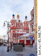 Church of the Holy Martyr Clement Pope of Rome in Zamoskvorechye, spring evening (2024 год). Редакционное фото, фотограф Ирина Мойсеева / Фотобанк Лори