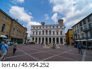 Piazza Vecchia with Contarini Fountain (2023 год). Стоковое фото, фотограф Pavels Belajevs / Фотобанк Лори