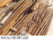Metal Reinforcement Lies On Construction Site Build Building With armature. Стоковое фото, фотограф Spirit River / Фотобанк Лори