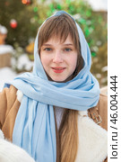 Russian beauty - young beautiful woman in a traditional headscarf. Стоковое фото, фотограф Андрей Аркуша / Фотобанк Лори