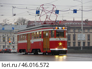 Трамвай ЛМ-99/33 №0001, Тучков мост, Санкт-Петербург (2019 год). Редакционное фото, фотограф Алексей Иванов / Фотобанк Лори