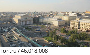 Панорамный вид сверху на Большой театр в Москве. Редакционное видео, видеограф Сергей Олегович Антонов / Фотобанк Лори