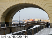 Зимняя канавка в Санкт-Петербурге. Эрмитажный мост (2016 год). Стоковое фото, фотограф Александр Алексеев / Фотобанк Лори