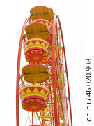Аттракцион кольцо обозрения на фоне голубого неба. Ferris wheel in the summer morning. Стоковое фото, фотограф Татьяна Д / Фотобанк Лори