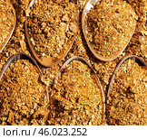 Природное золото в столовых ложках  ( художественная композиция ) - Золото Якутии. Стоковое фото, фотограф Павел Просянов / Фотобанк Лори