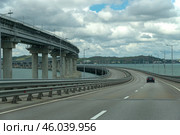 Фрагмент Крымского моста. Керченский пролив (2024 год). Редакционное фото, фотограф Анна Карасева / Фотобанк Лори