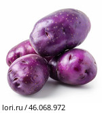 Fresh purple potatoes isolated on white background. Стоковое AI-изображение, AI-художник Иван Рябоконь / Фотобанк Лори