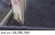 Road construction, asphalt laying, black mixture, equipment строительство дороги, укладка асфальта, черная смесь, техника. Стоковое видео, видеограф Опока Алексей / Фотобанк Лори
