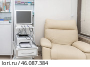 Electronic Cardiotocography Machine Monitoring Fetal Heart Contractions Of Uterus. Printing Cardiogram Report Coming Out Electrocardiogram In Labor Ward During Pregnancy. Medical Diagnostic Equipment. Стоковое фото, фотограф Ирина Михайличенко / Фотобанк Лори