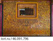 Decorated wall of Gangaramaya Temple, Colombo (2021 год). Стоковое фото, фотограф EugeneSergeev / Фотобанк Лори