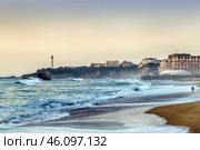 Waves on the beach in Biarritz, France (2018 год). Стоковое фото, фотограф Boris Breytman / Фотобанк Лори