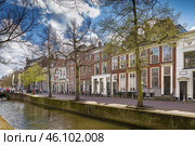 View of Delft canal, Netherlands (2016 год). Стоковое фото, фотограф Boris Breytman / Фотобанк Лори