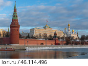 Vodovzvodnaya and Annunciation Towers of the Kremlin Wall, the Grand Kremlin Palace and the Kremlin Embankment of the Moskva River, Moscow, Russia. Стоковое фото, фотограф Ula Ulachka / Фотобанк Лори