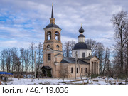 Церковь Смоленской Иконы Божией Матери в Старом Селе, Можайск, Московская область, Россия. Редакционное фото, фотограф glokaya_kuzdra / Фотобанк Лори
